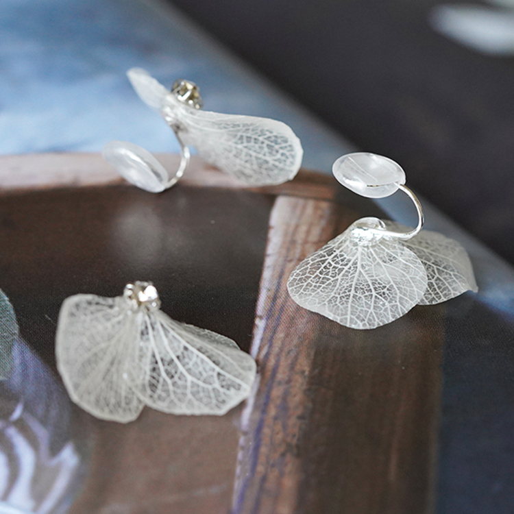 Preserved Flower Earrings: A Timeless and Elegant Accessory