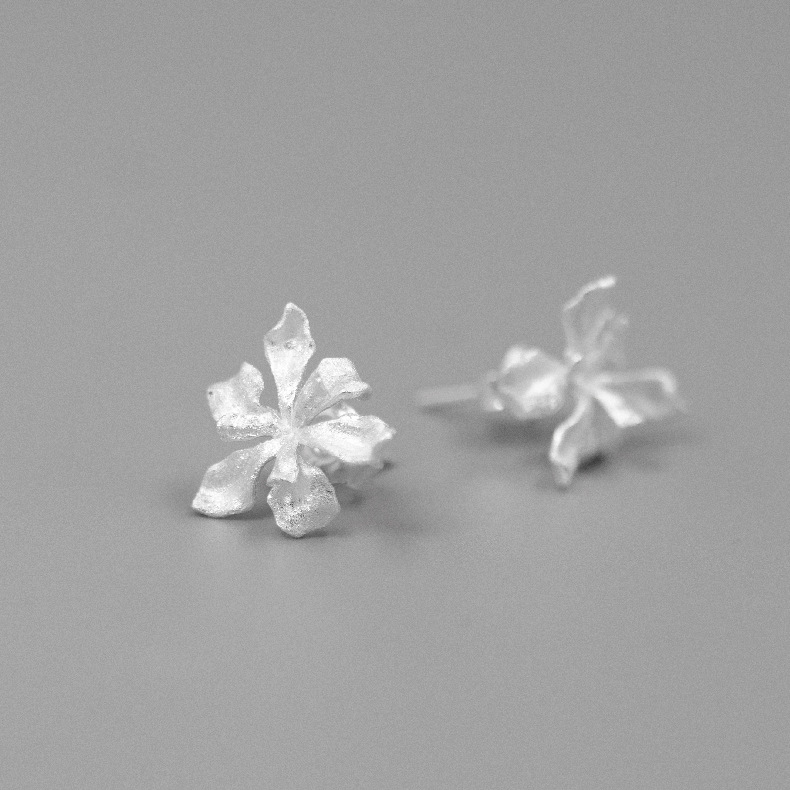S925 Silver Iris Stud Earrings