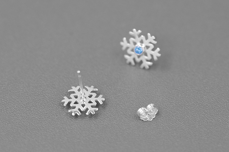 S925 Silver Zirconia Snowflake Stud Earrings