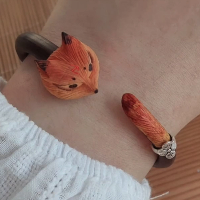 Handmade Caulis Spatholobi Fox Bracelet