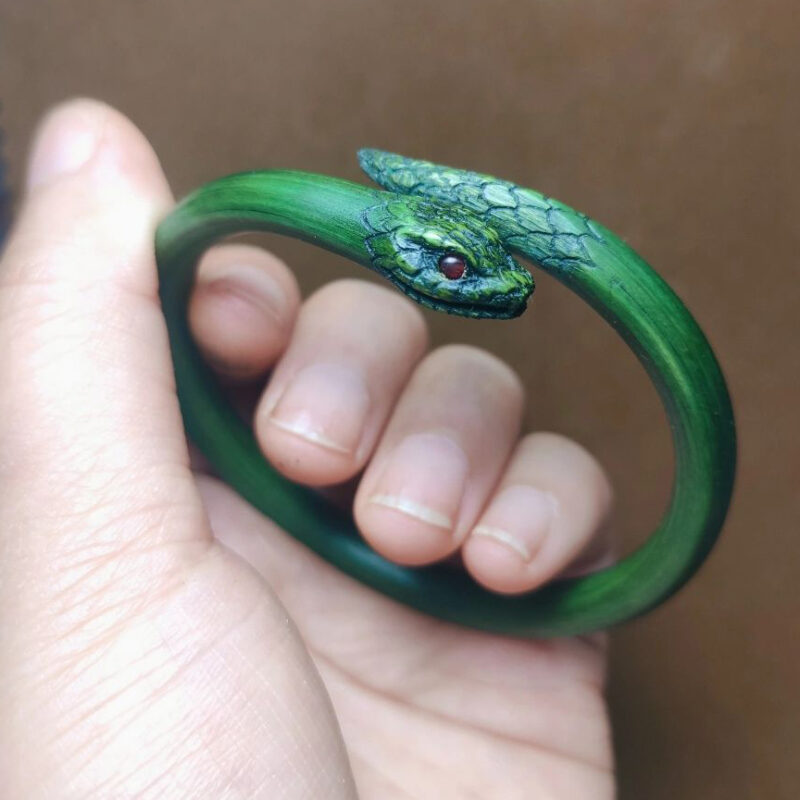Handmade Caulis Spatholobi Green Snake Natural Stone Bracelet