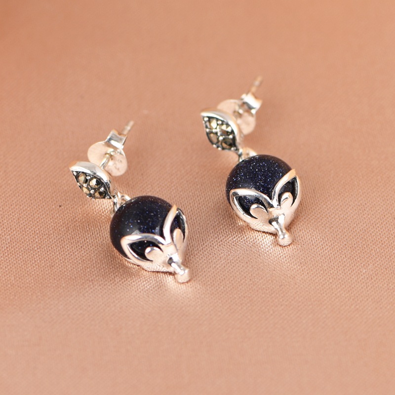 S925 Silver Inlaid Synthetic Sand Crystal Fox Stud Earrings