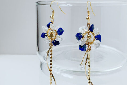 blue and white beaded tassel earrings tutorial