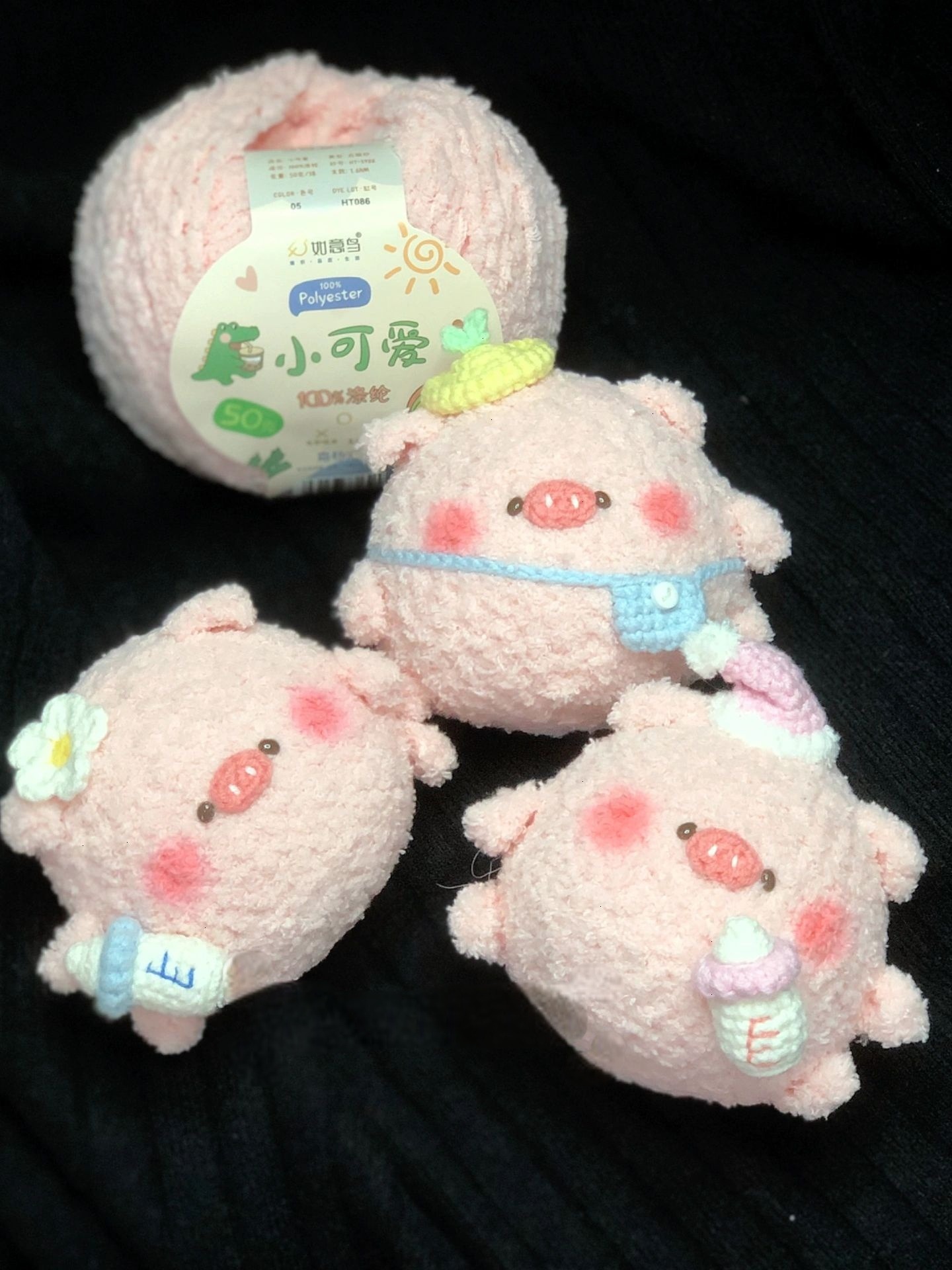 3 little pigs crochet illustrations