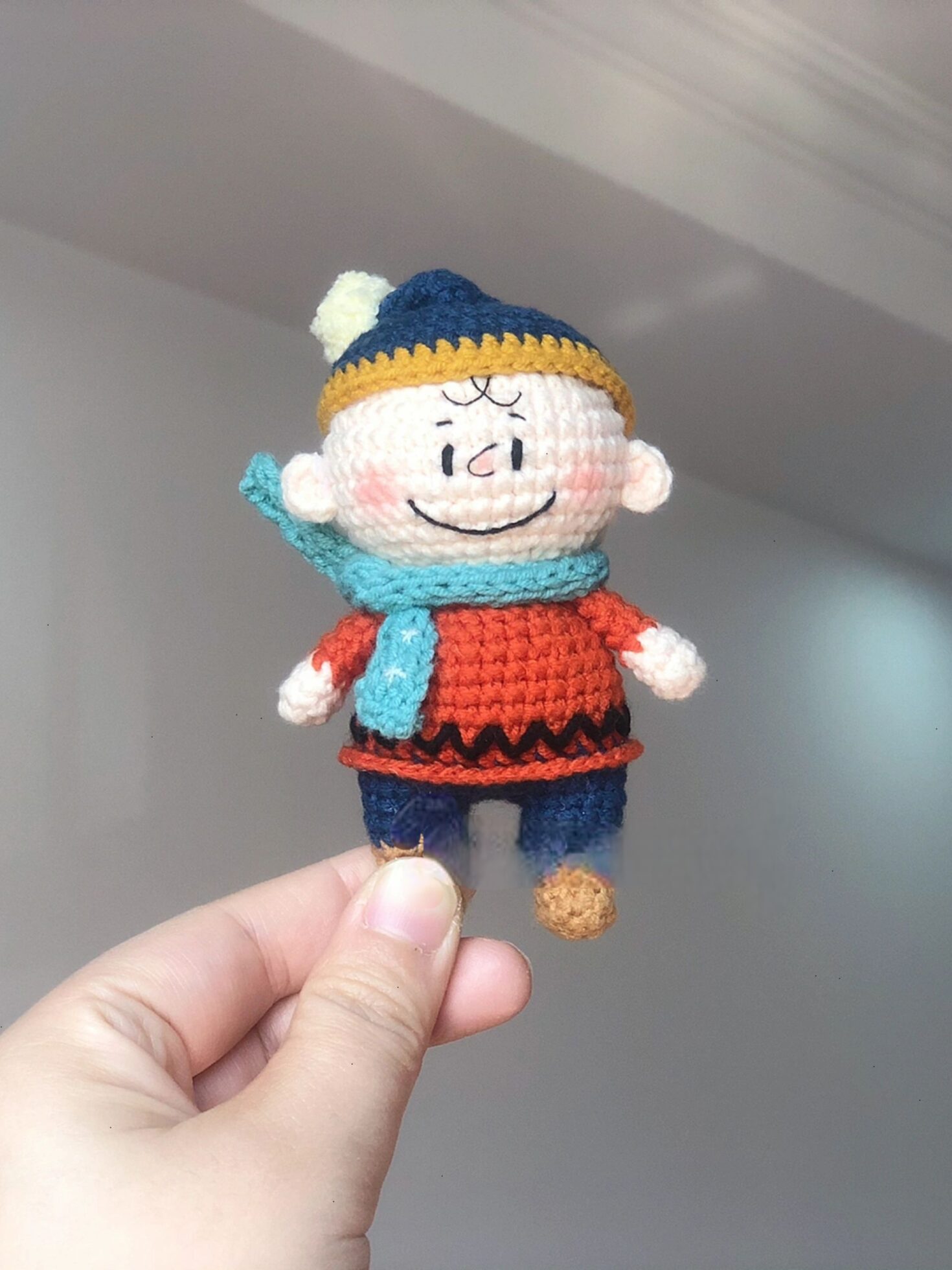 Crochet version of Charlie Brown illustrations