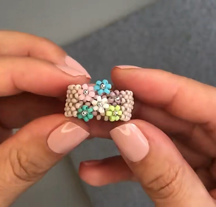 DIY tutorial for making wide brimmed small flower beaded ring