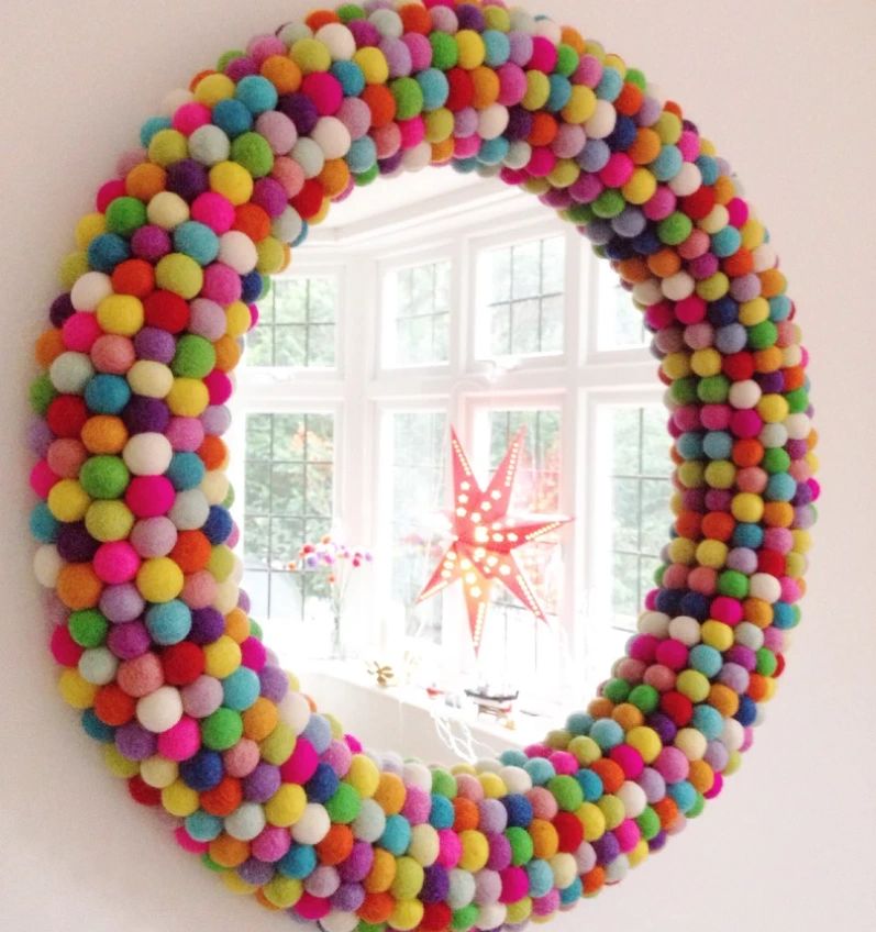 Low-cost colorful fur ball decorations