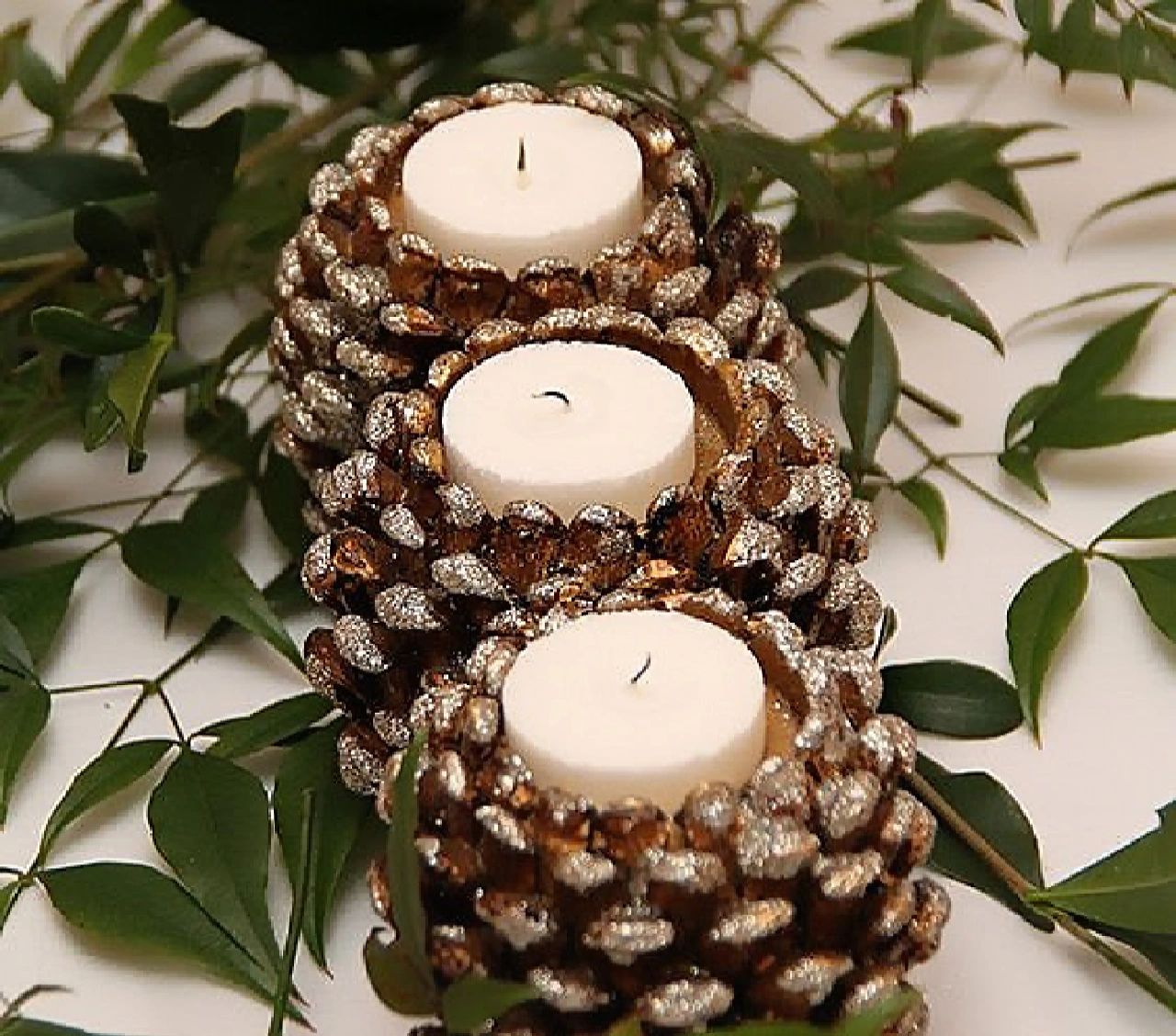 Not-to-be-missed pine cone handicrafts (method)