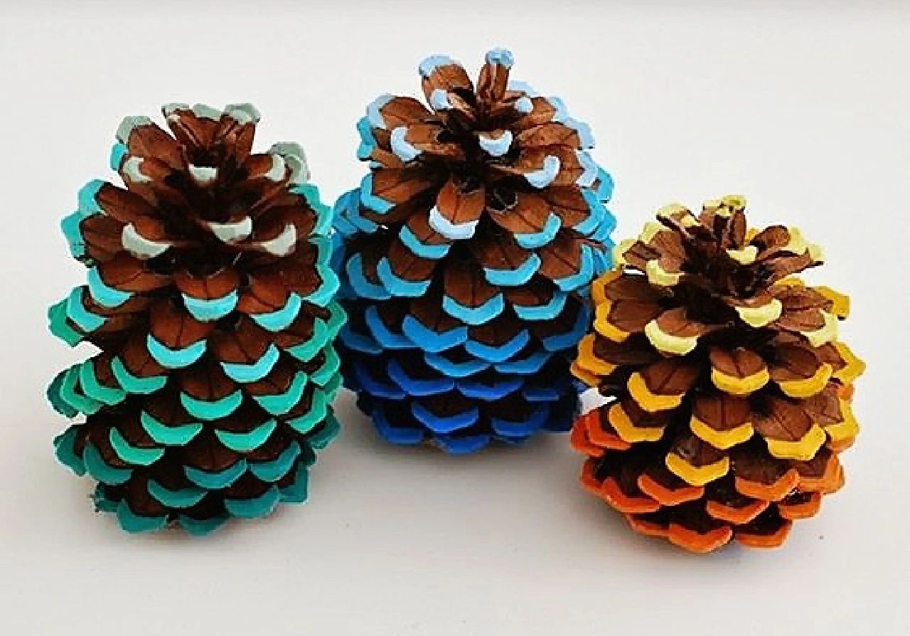 Not-to-be-missed pine cone handicrafts (method)