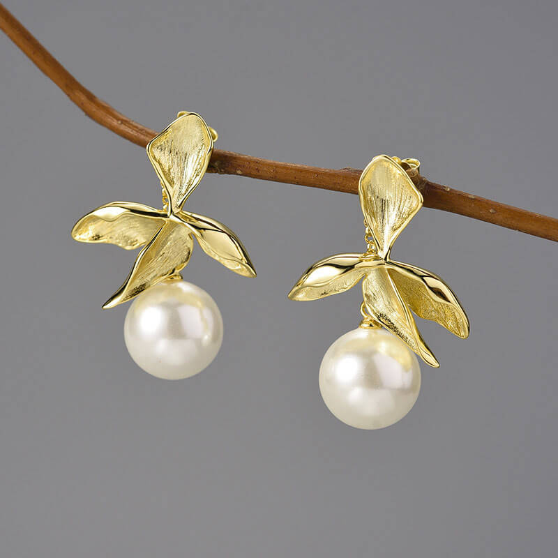 S925 Sterling Silver Four Leaf Flower Pearl Earrings