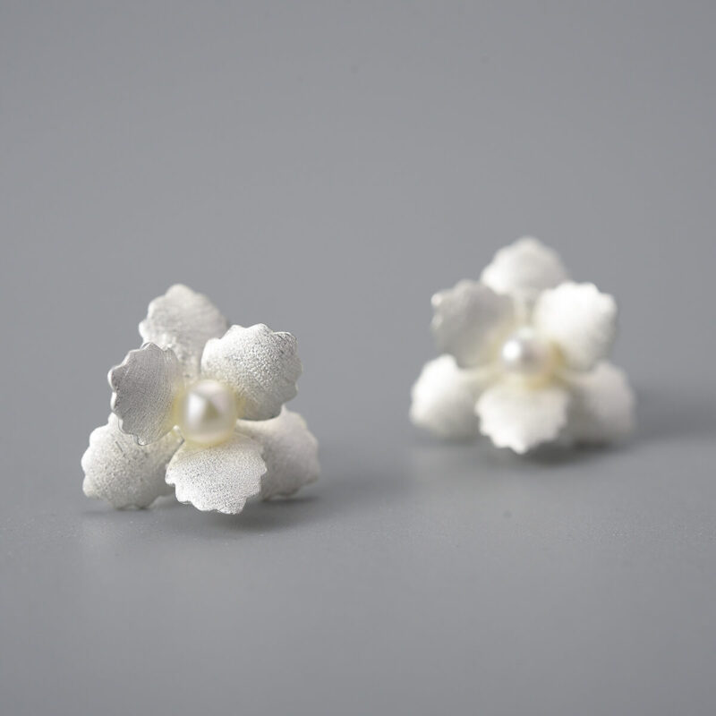 S925 Silver Begonia Pearl Stud Earrings