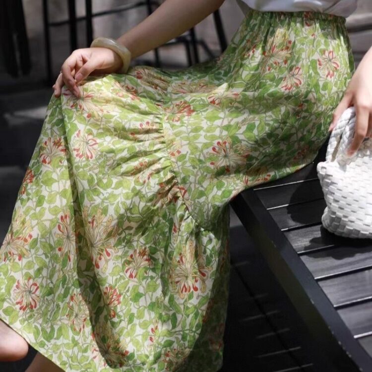 High-end fresh elastic waist slimming skirt
