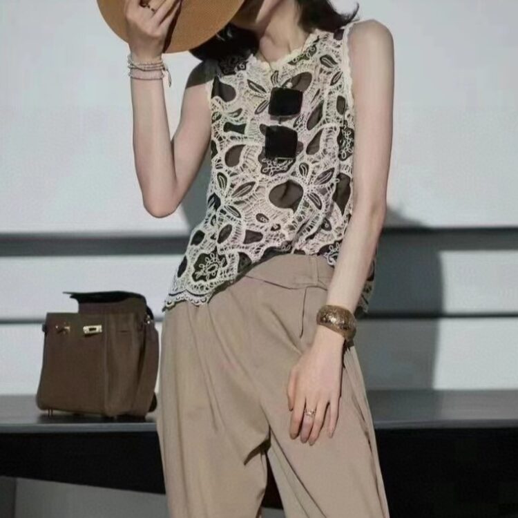Hollow embroidered round neck lace sexy slimming tank top