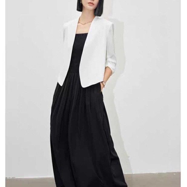 Short minimalist acetate lightweight suit