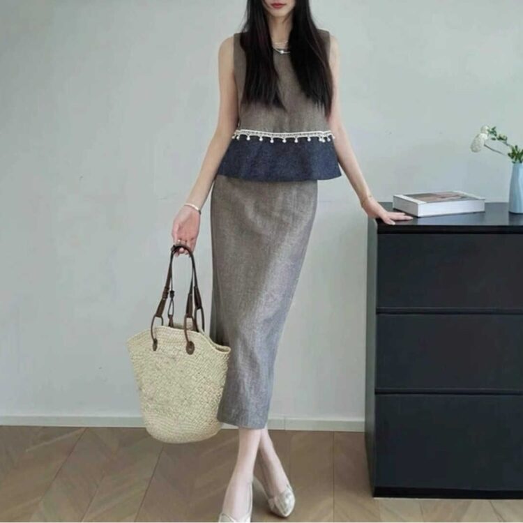 Colorblocked round neck vest slim fit A-line skirt set