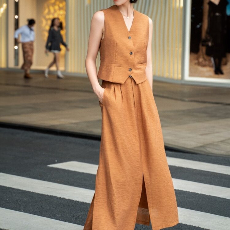 Breathable and comfortable vest and high waist pleated skirt set (with belt)