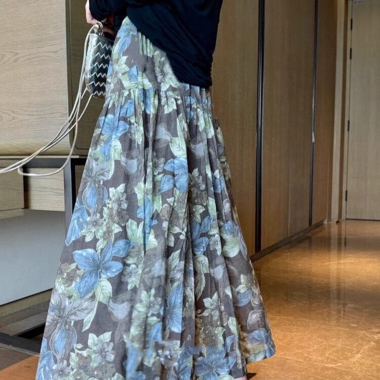 100% natural fiber cotton blue and green contrast floral print slim skirt