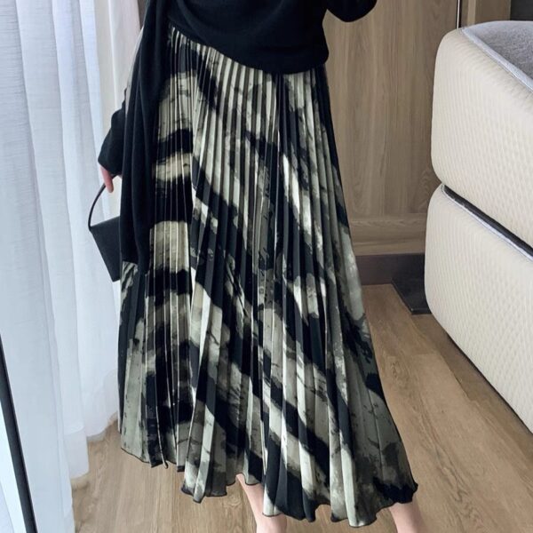 Printed graffiti high-waisted slimming drape pleated skirt (30% silk)