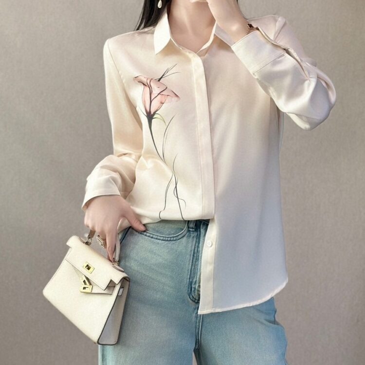 Printed and dyed design long-sleeved shirt (containing 70% silk)