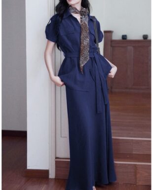 Light mature lady style shirt and skirt two-piece set (with belt)