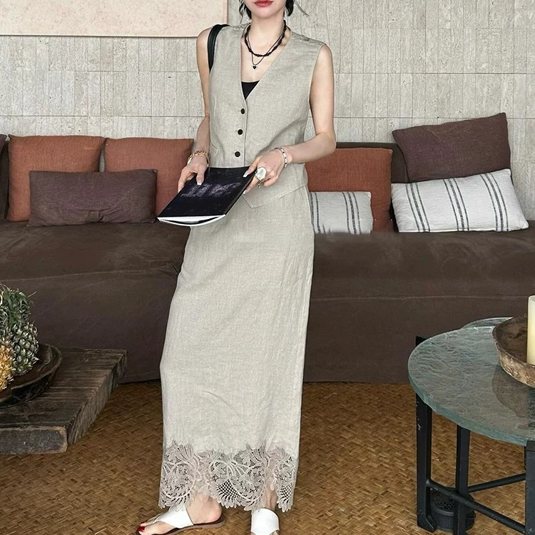Gray back stitching lace top and skirt set