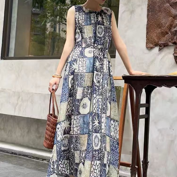 Round neck retro style dress (with waist rope)