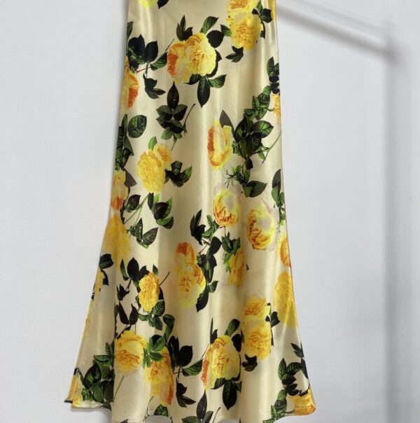 Triacetate printed side slit elastic waist skirt (bias cut fabric)