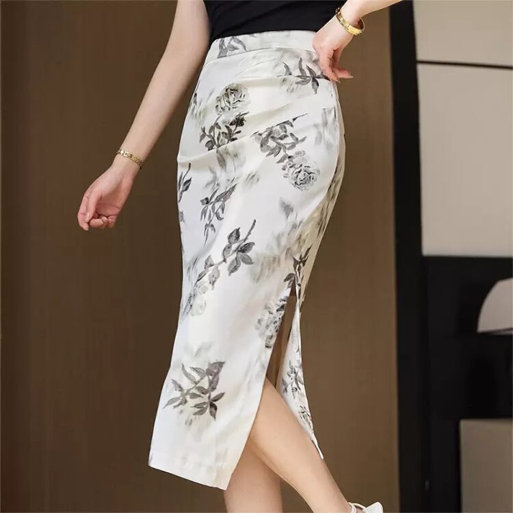 Satin side slit off-white floral straight-leg hip skirt