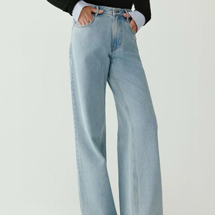 Versatile high waist straight jeans