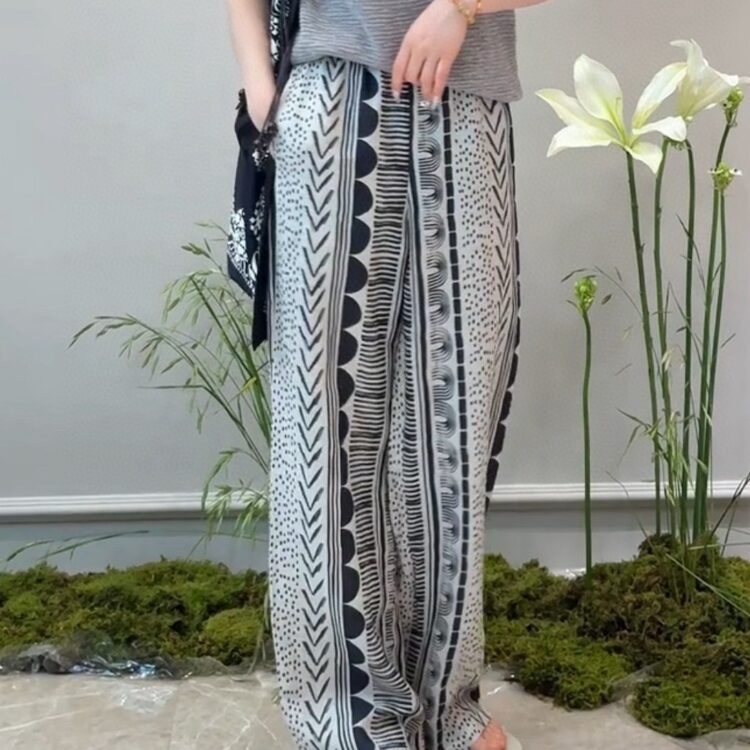 Printed wide-leg casual pants