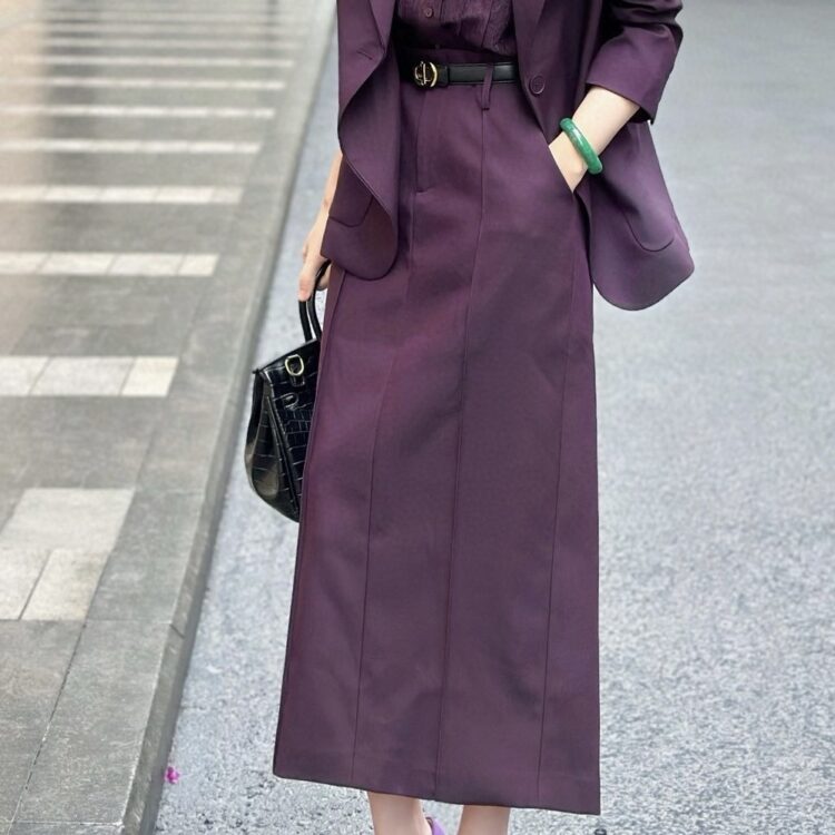 Light luxury straight skirt