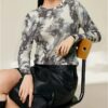 Versatile simple ink print smudged knitted top(100% wool)