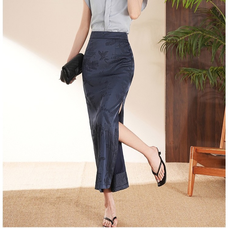 Acetate satin jacquard straight hip skirt