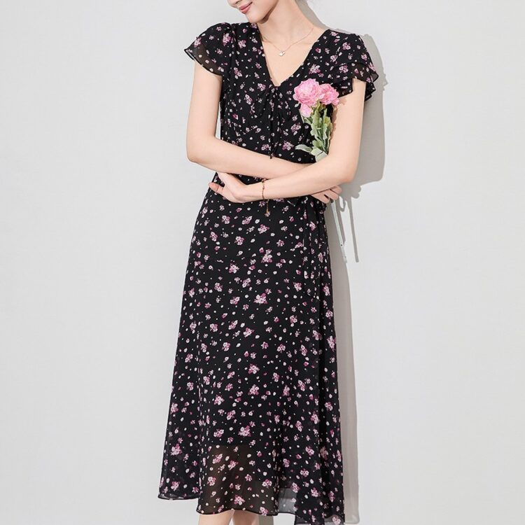 Elegant floral V-neck ruffle sleeve dress