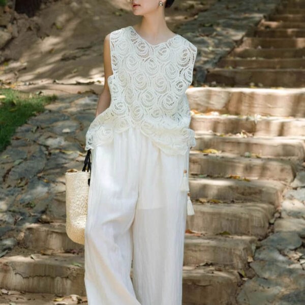 Summer Holiday Style Sleeveless Hollow Top 2