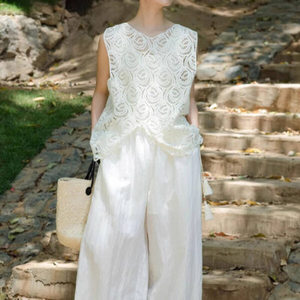 Summer Holiday Style Sleeveless Hollow Top 3