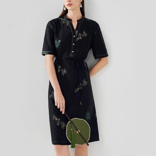 Summer Silk Xiangyunsha Embroidered V-neck Retro Midi Dress