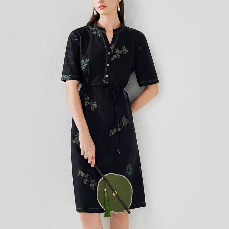 Summer Silk Xiangyunsha Embroidered V-neck Retro Midi Dress