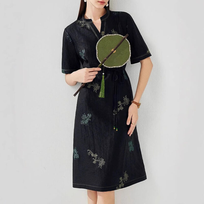 Summer Silk Xiangyunsha Embroidered V-neck Retro Midi Dress