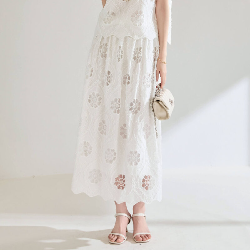 Summer White Heavy Hollow Embroidery Short Lace Top Skirt Two piece Set 3