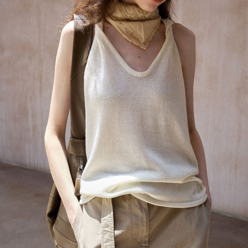 Twist U neck knitted vest 3