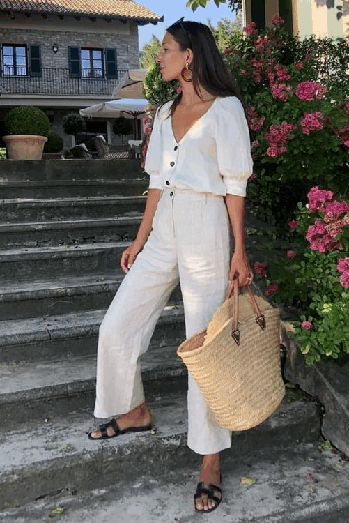 Wear linen in summer for an effortlessly chic look! 12 10007 1