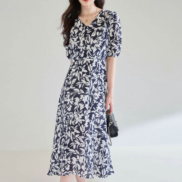 blue v neck short sleeved floral tea dress 5