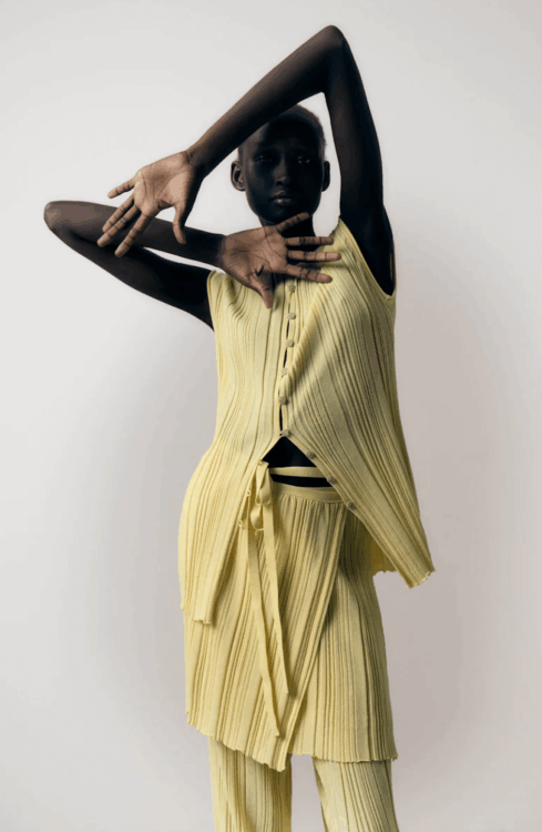 Effortless Minimalism-2026 Spring Summer Women's Wear Trend 25 effortless minimalism 1 1