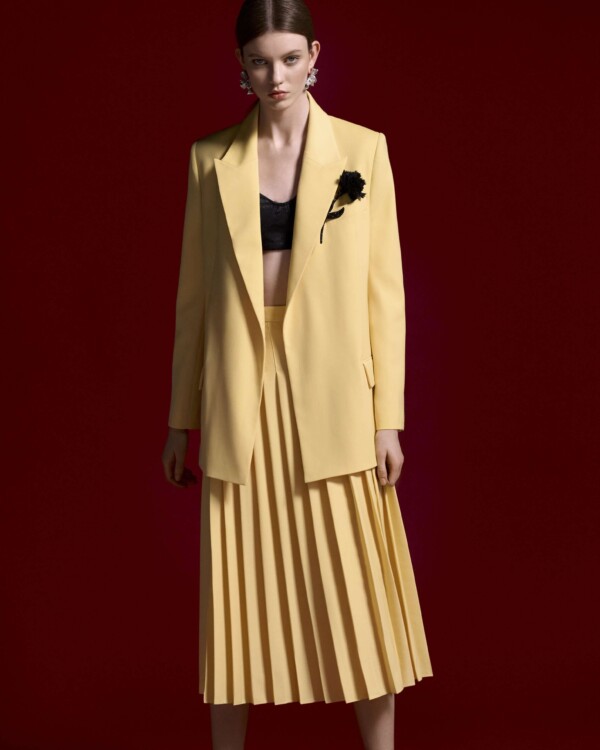 Effortless Minimalism-2026 Spring Summer Women's Wear Trend 13 effortless minimalism 10