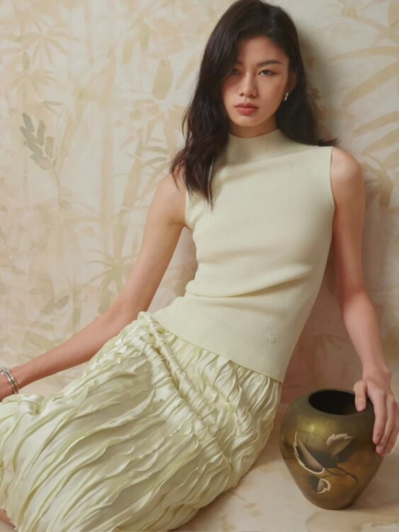 Effortless Minimalism-2026 Spring Summer Women's Wear Trend 22 effortless minimalism 19 1