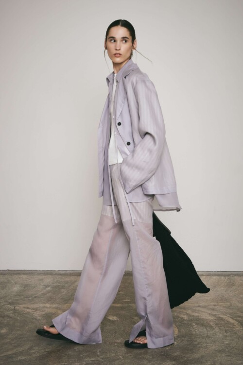 Effortless Minimalism-2026 Spring Summer Women's Wear Trend 23 effortless minimalism 20