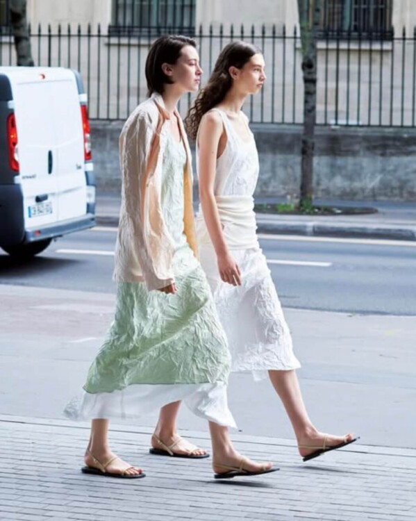 Effortless Minimalism-2026 Spring Summer Women's Wear Trend 28 effortless minimalism 23