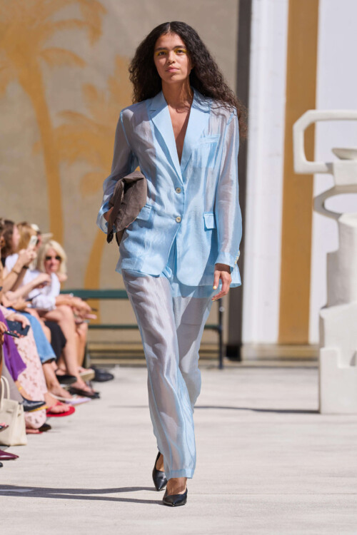Effortless Minimalism-2026 Spring Summer Women's Wear Trend 30 effortless minimalism 25