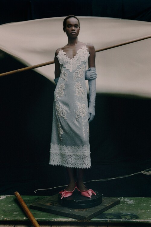Romantic ●Opulent●Elegant — Erdem Resort 2026 Collection 27 romantic ●opulent●elegant — erdem resort 2026 collection 32